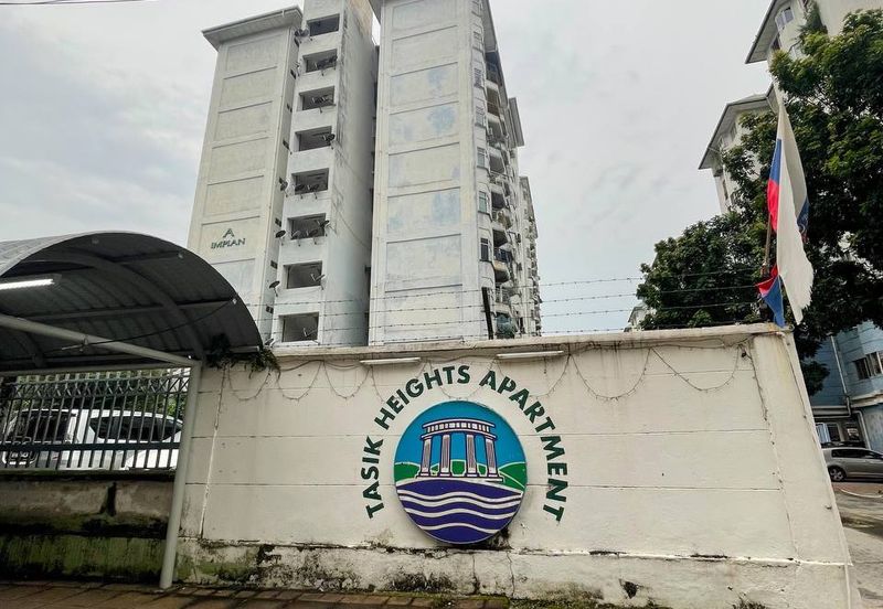 Tasik Heights Apartment