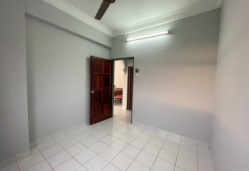 Tasik Heights Apartment