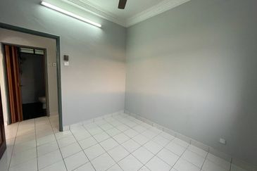 Tasik Heights Apartment