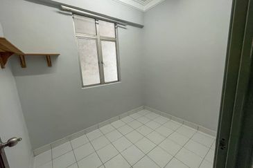 Tasik Heights Apartment