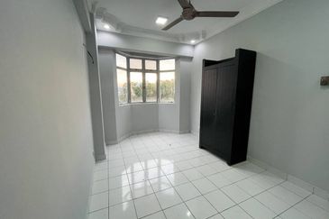 Tasik Heights Apartment