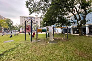 Tasik Heights Apartment