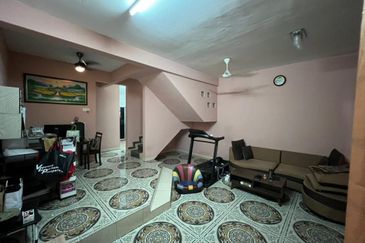 2sty house Bandar Tasik Selatan KL Nonbumi Cantik