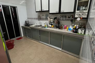 2sty house Bandar Tasik Selatan KL Nonbumi Cantik