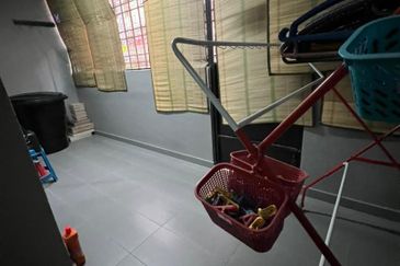 2sty house Bandar Tasik Selatan KL Nonbumi Cantik