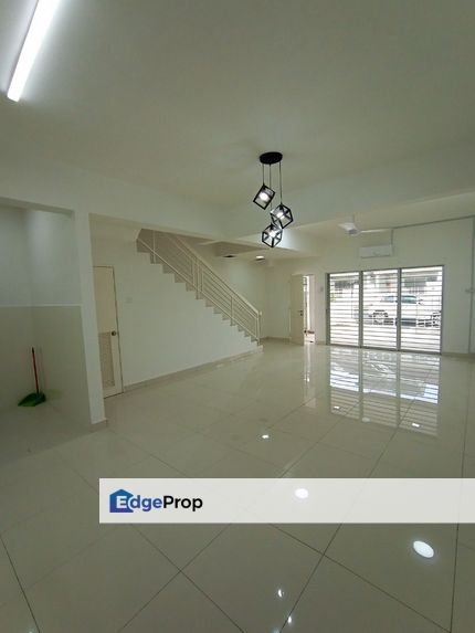2sty Taman Dato Demang Seri Kembangan Murah,Rumah Cantik, Near LRT McD, Selangor, Puchong South