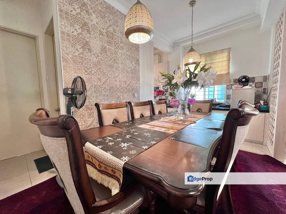 3 Storey Endlot Superlink Lake Point Residence Cyberjaya Fully Furnish, Selangor, Cyberjaya