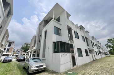 Lake Point Residence