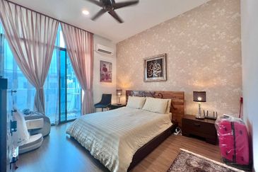 Lake Point Residence