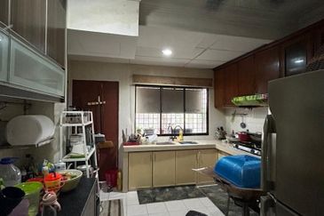 Taman Pinggiran Putra