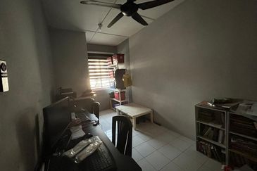 Taman Pinggiran Putra