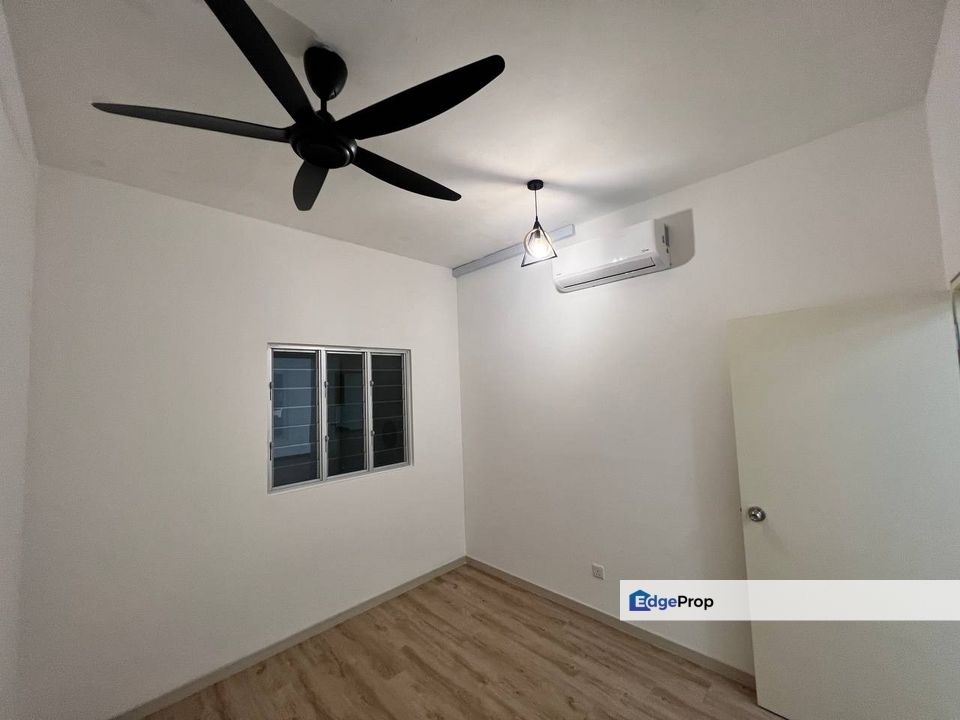 Lakefront Homes Cyberjaya Freehold, Balcony, 2 car park, Selangor, Cyberjaya