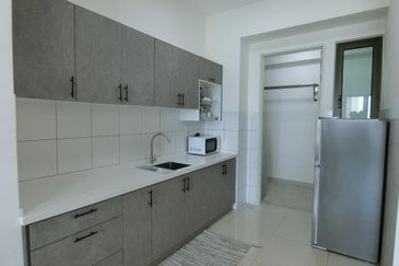 Lake Point Residence