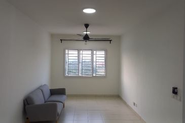 De Bayu Apartment @ Setia Alam