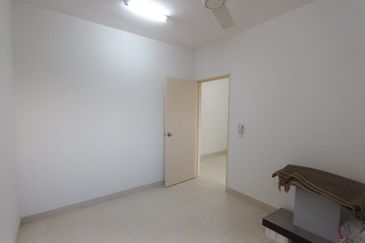 De Bayu Apartment @ Setia Alam