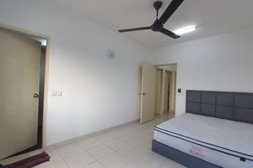 De Bayu Apartment @ Setia Alam