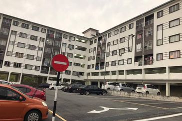 Suria Tropika Apartment