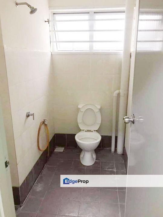 Apartment Suria Tropika Seri Kembangan, Murah, 2parking, Strata, SKVE, Selangor, Serdang