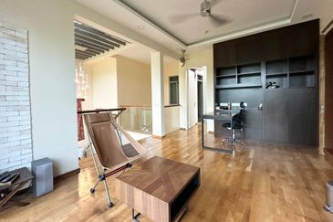 Symphony Hills Schumann