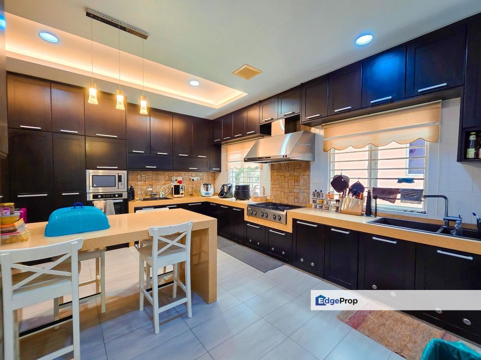 2 sty Taman Tropika Kajang Freehold Corner Reno,Full Furnish,face Open, Selangor, Kajang