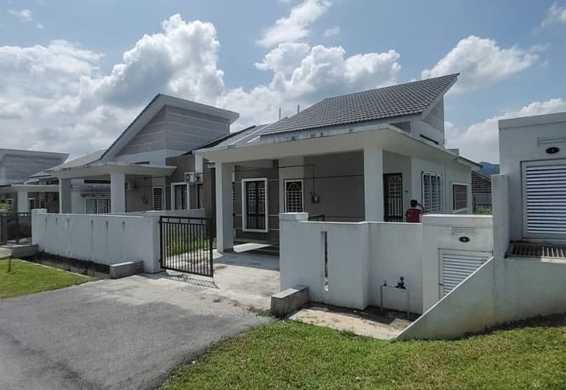 Taman Jenderam Anggun, Jalan Jenderam Anggun 2