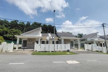 Taman Jenderam Anggun