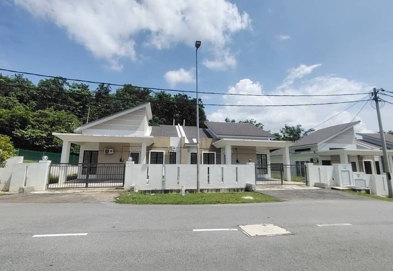 Taman Jenderam Anggun, Jalan Jenderam Anggun 2