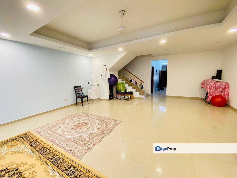 2sty Bandar Nusaputra Puchong Murah Nonbumi,Cantik Renovate 22x90 sqft, Selangor, Puchong South