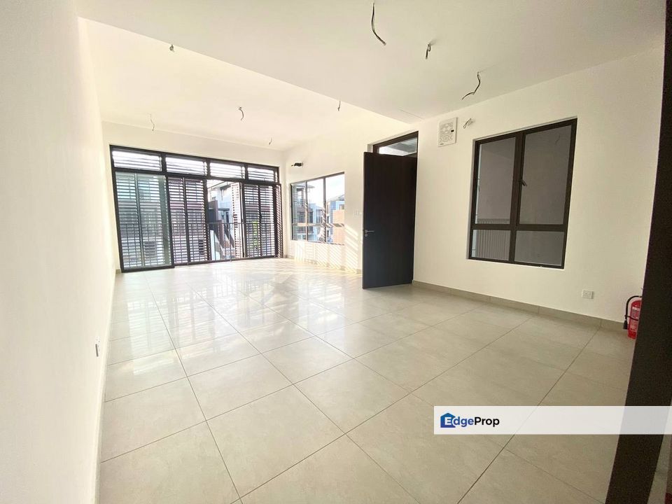 3sty teres Mulia Residence Cyberjaya Freehold, Dekat Masjid,Jual Murah, Selangor, Cyberjaya