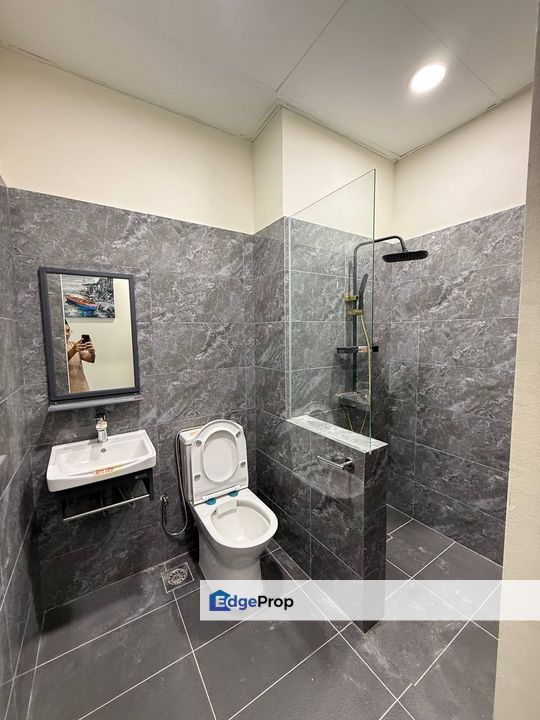 6sty Shop Lot Hotel Taman Ampang Utama Non Bumi, Facing Main Road, Selangor, Ampang