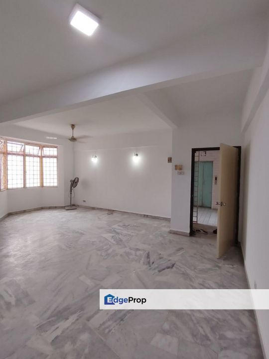 Corner Big Size GoodYear Court 8 Subang Kitchen cabinet,Murah,Cat Baru, Selangor, USJ