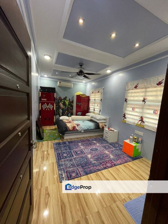 2sty Corner Taman Kinrara Puchong Nonbumi, Full Reno, Kitchen Cabinet, Selangor, Puchong