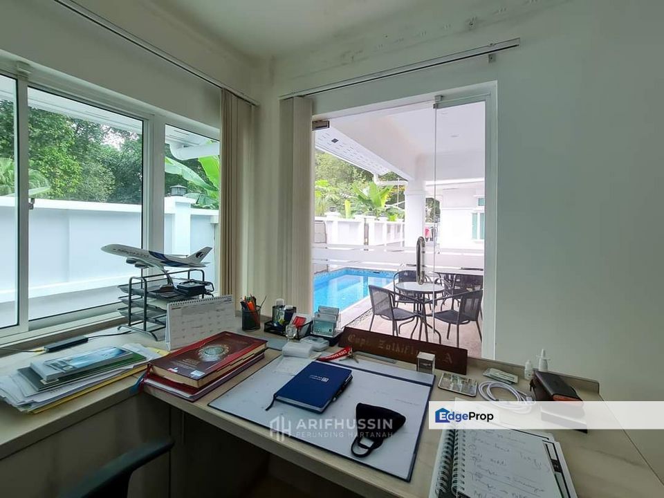 2.5 sty bungalow Seksyen 10 Shah Alam Cantik, Swimming Pool,  12 rooms, Selangor, Shah Alam