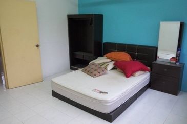 Taman Pinggiran Putra