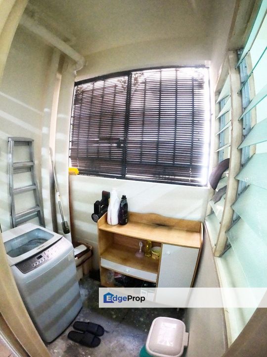 Desaminium Flora Seri Kembangan Murah Rumah Terjaga Nice Dekat Sekolah, Selangor, Puchong South