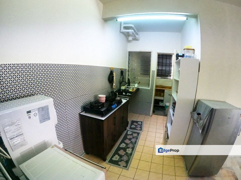 Desaminium Flora Seri Kembangan Murah Rumah Terjaga Nice Dekat Sekolah, Selangor, Puchong South