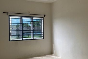 Jalan Putra Bahagia 8/2G 