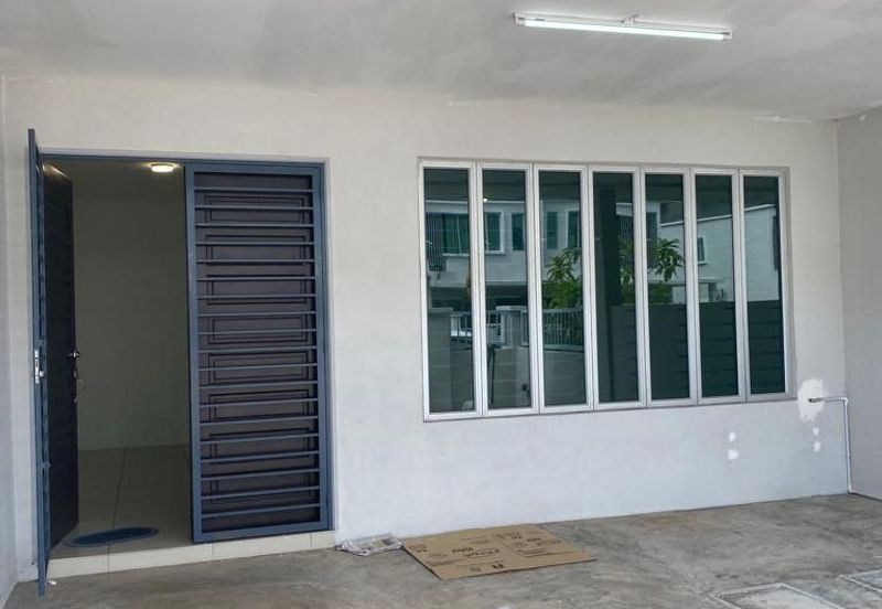 Jalan Putra Bahagia 8/2G 