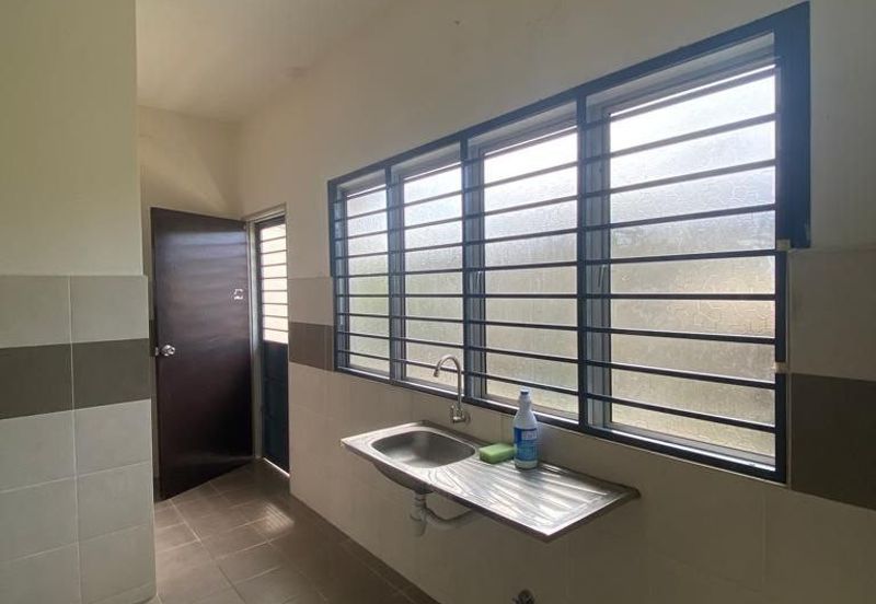 Jalan Putra Bahagia 8/2G 