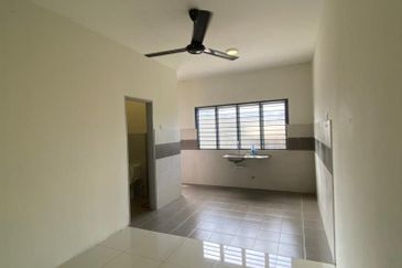 Jalan Putra Bahagia 8/2G 