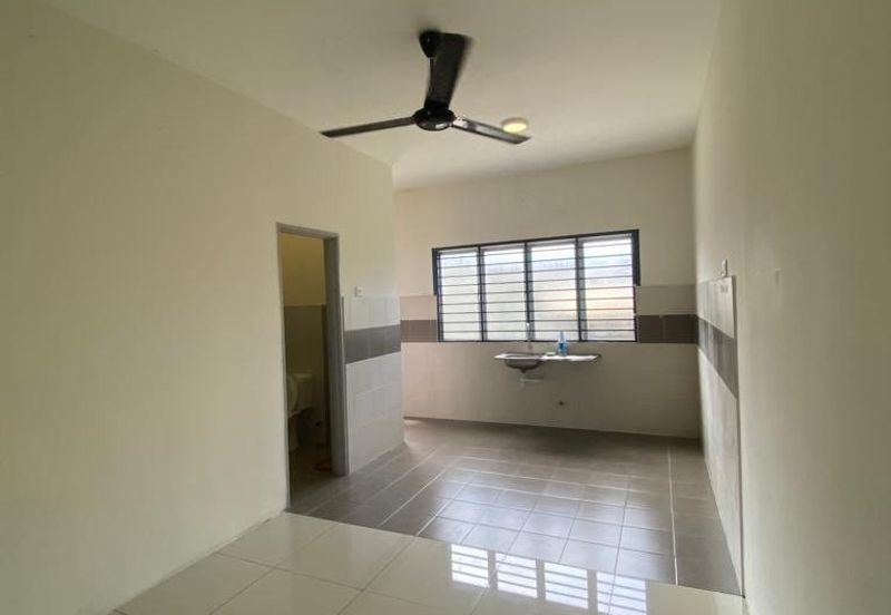 Jalan Putra Bahagia 8/2G 