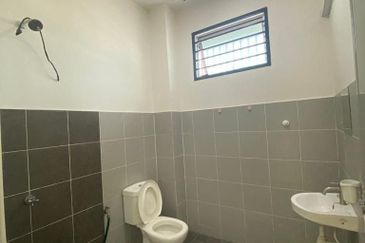 Jalan Putra Bahagia 8/2G 