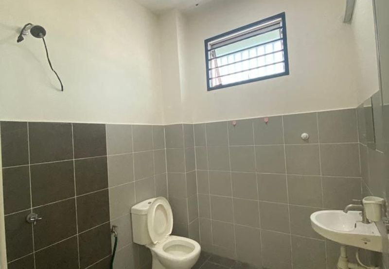 Jalan Putra Bahagia 8/2G 