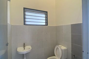 Jalan Putra Bahagia 8/2G 