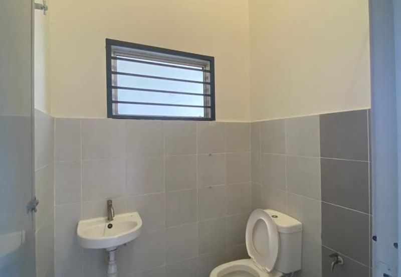 Jalan Putra Bahagia 8/2G 