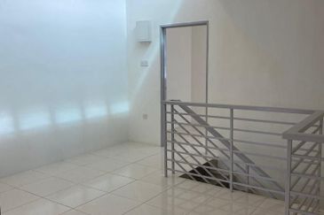 Jalan Putra Bahagia 8/2G 