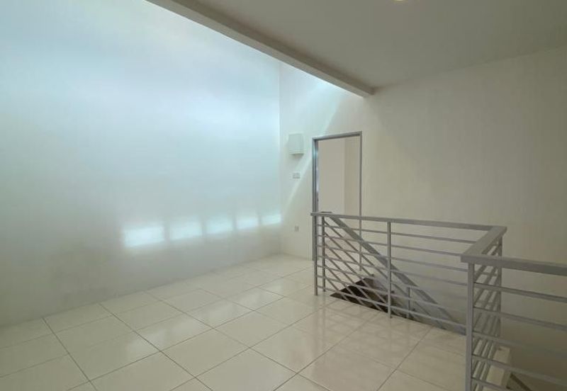 Jalan Putra Bahagia 8/2G 