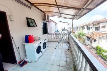 Taman Pinggiran Putra