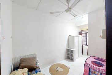 Taman Pinggiran Putra