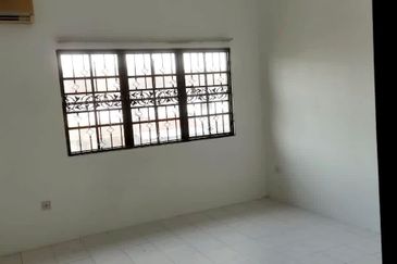 Taman Pinggiran Putra